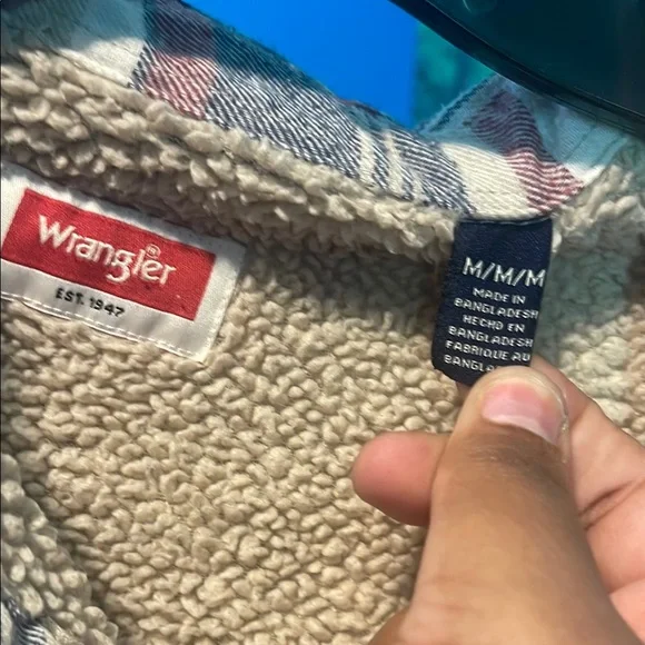 Wrangler Quilted Fleece Lined Red and Blue Plaid Shirt/ Jacket Size M - Picture 3 of 5